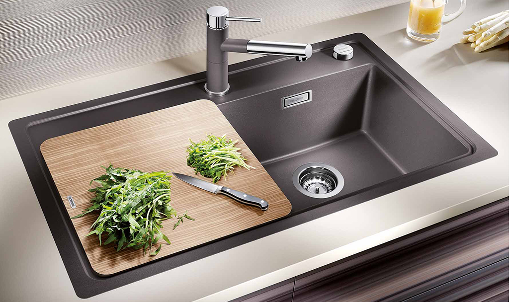 Выбираем смеситель для кухни Выбираем смеситель для кухни